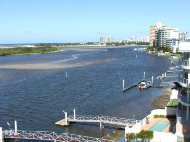 On The River Apartments Maroochydore Exteriör bild